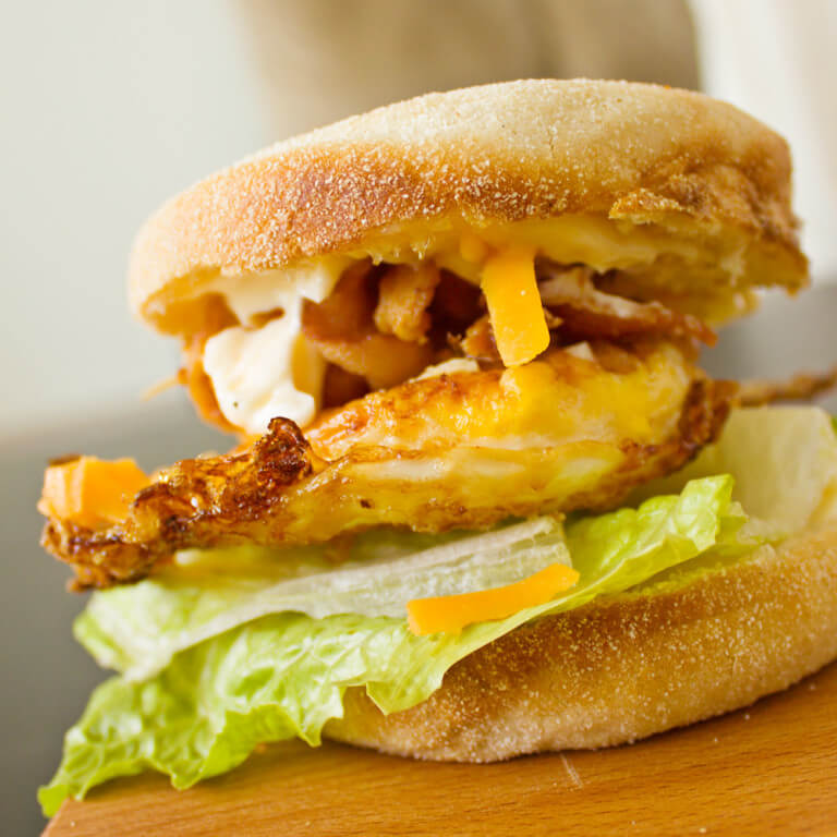 Easy Egg and Bacon Breakfast Sandwich from dishesanddustbunnies.com