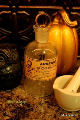 Spooky Halloween Poison Bottles from Art id Beauty