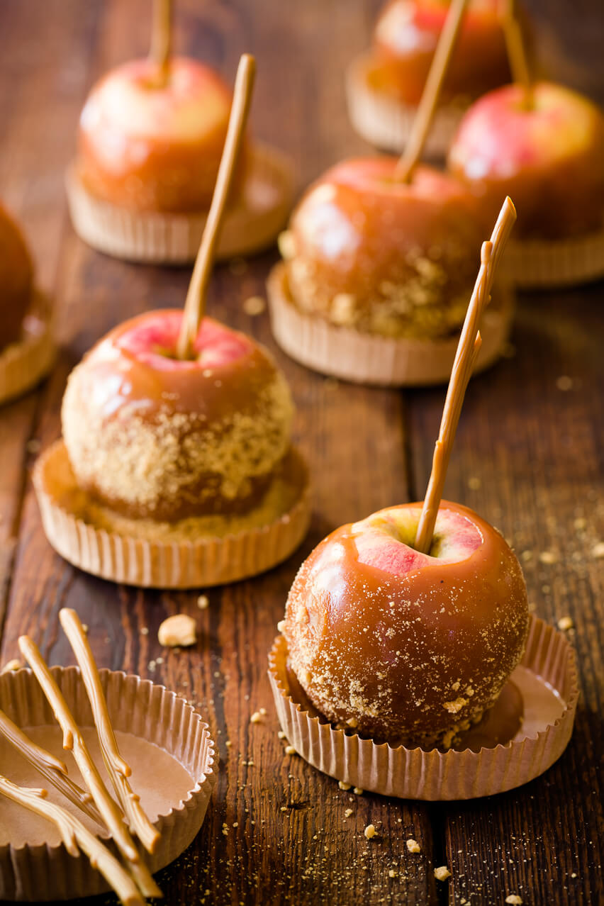 Perfect Pumpkin Spice Caramel Apples from Cupcake Project