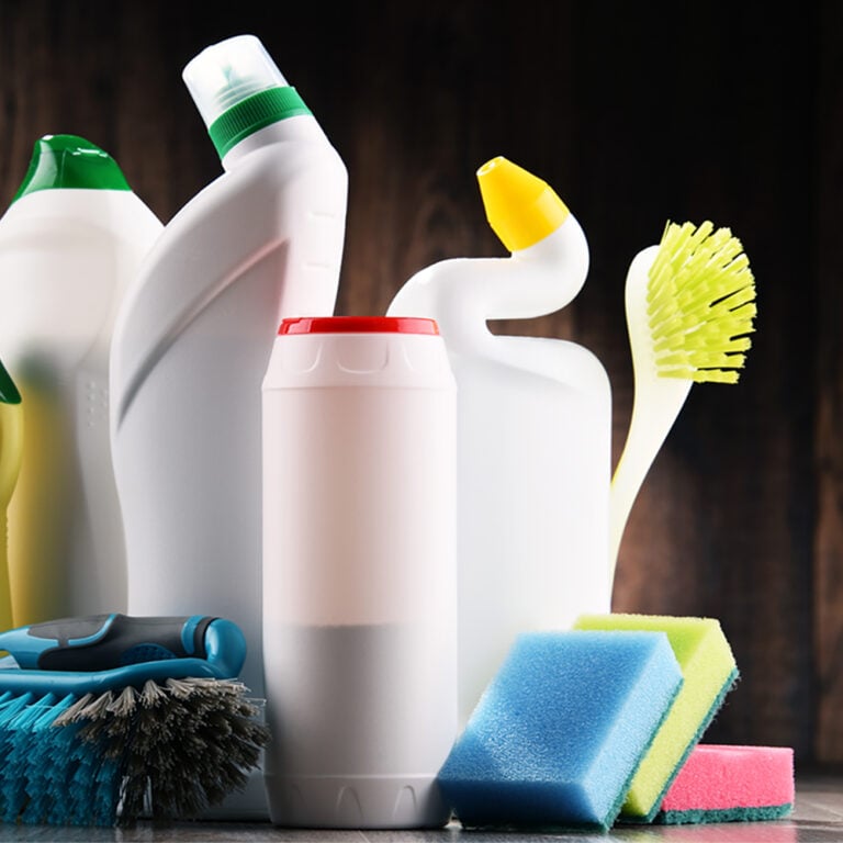 6 Common Household Cleaning Products You Should NEVER Mix