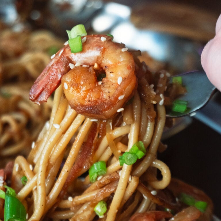 Deluxe Garlic Noodles (Takeout-Style)