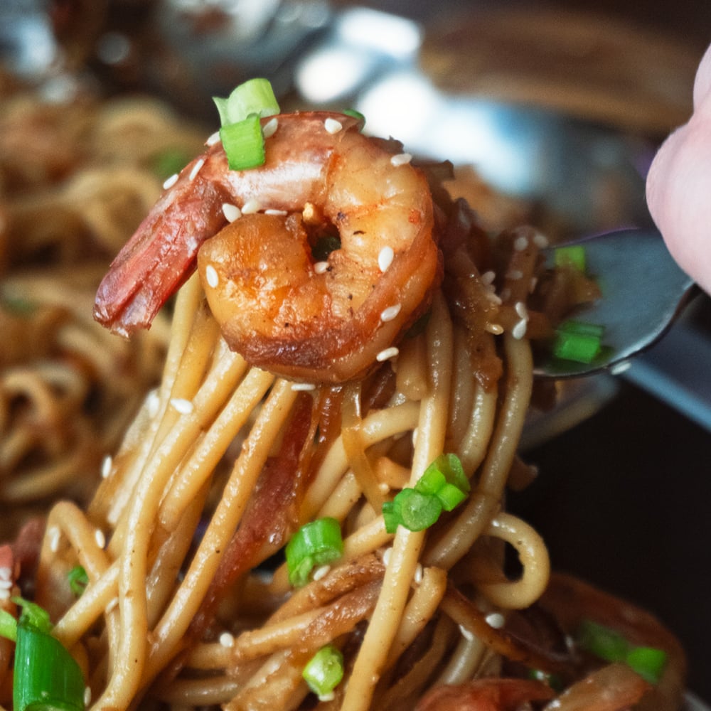 Deluxe Garlic Noodles (Takeout-Style)